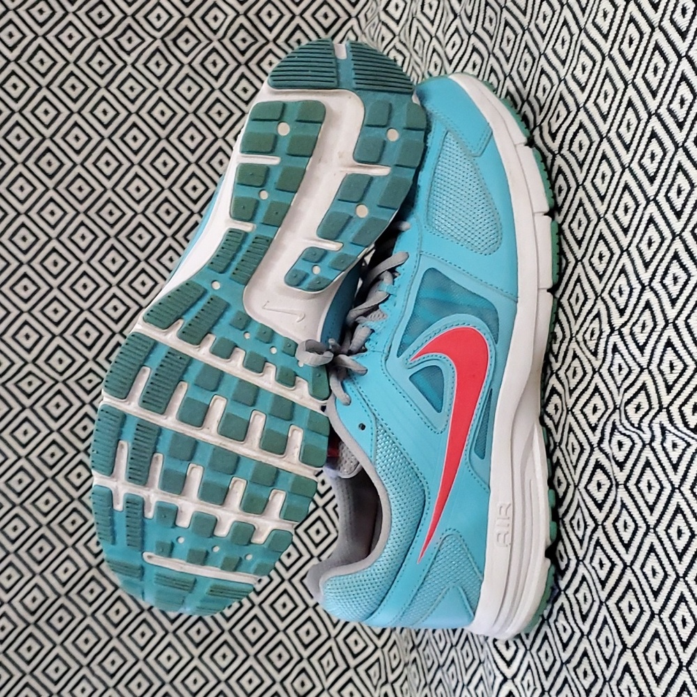 Women's Nike Air Relentless 3 Sz 11